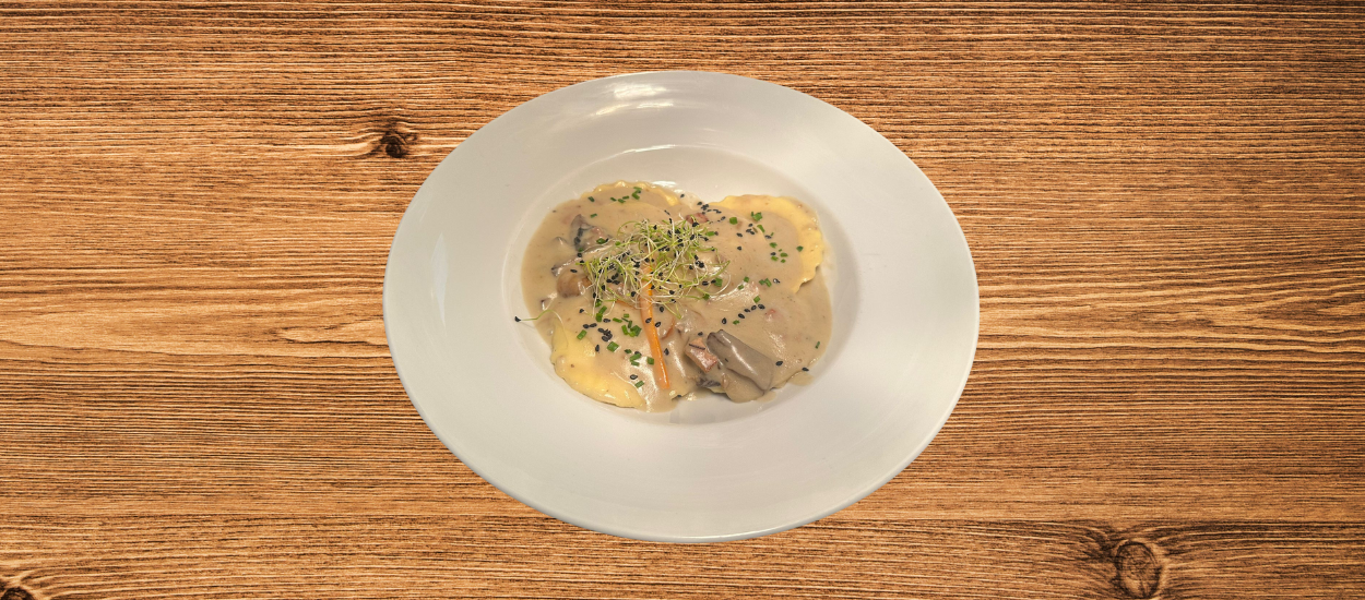 Ravioles aux ceps
Foie gras 
Champignons et crème fraiche
Vin Blanc d'Ardèche